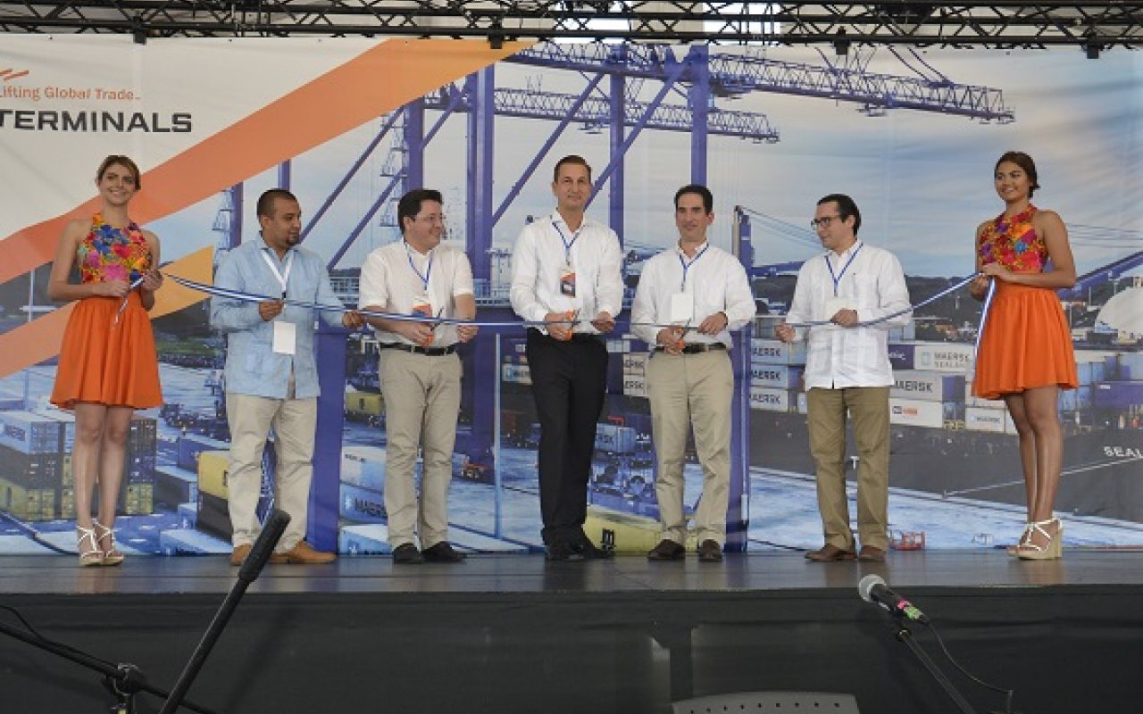 APM_Terminals_Quetzal_ribbon_cutting_ceremony_1280_800_84_s_c1