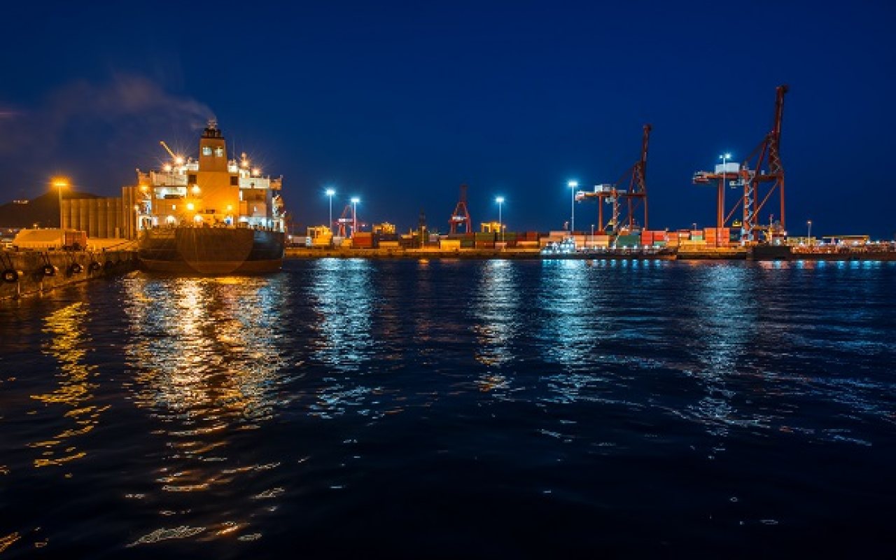 Port_in_Las_Palmas_on_Gran_Canaria_island_1280_800_84_s_c1