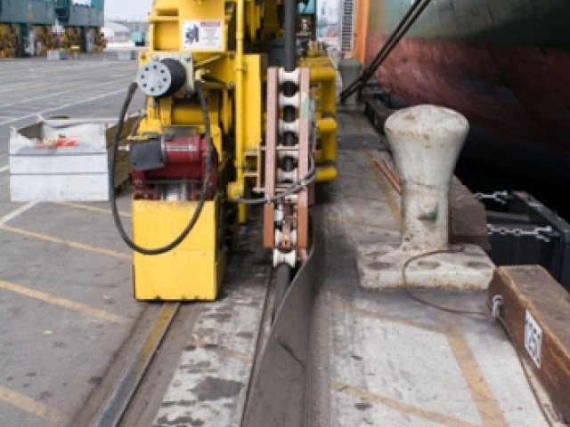 Ship_to_shore_crane_cable_protection_640_480_84_s_c1 Ship_to_shore_crane_cable_protection_640_480_84_s_c1
