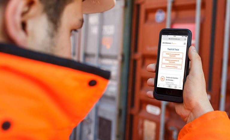 APM Terminals Valencia rolls out container tracking - Port Technology ...