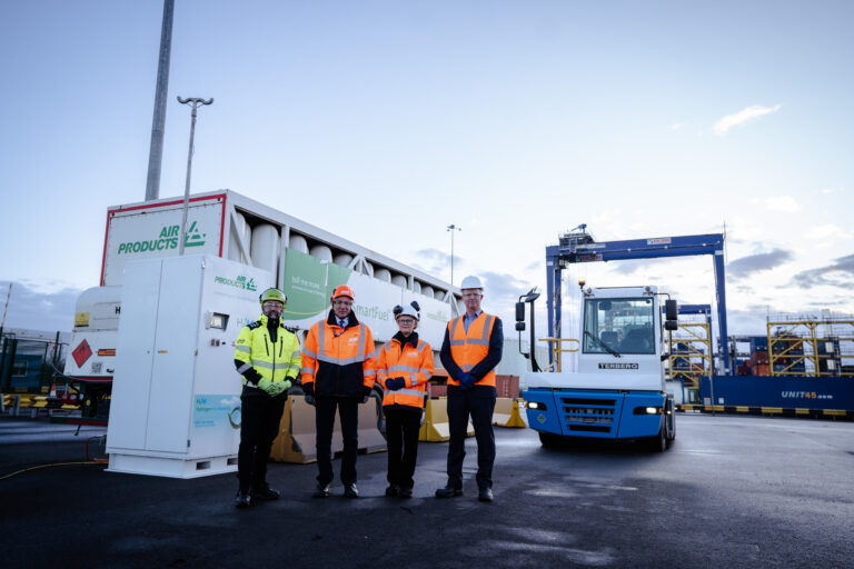 Port of Immingham trials hydrogen terminal tractor