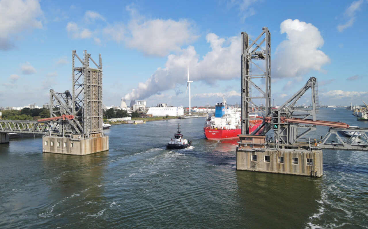 Port of Antwerp-Bruges, Infrabel receive grant for renovation Lillo Bridge