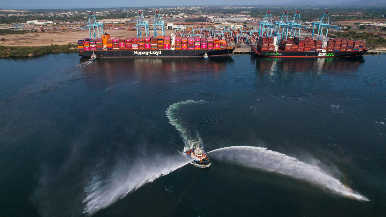 Hapag-Lloyd EC2 service makes first call at APMT Lázaro Cárdenas