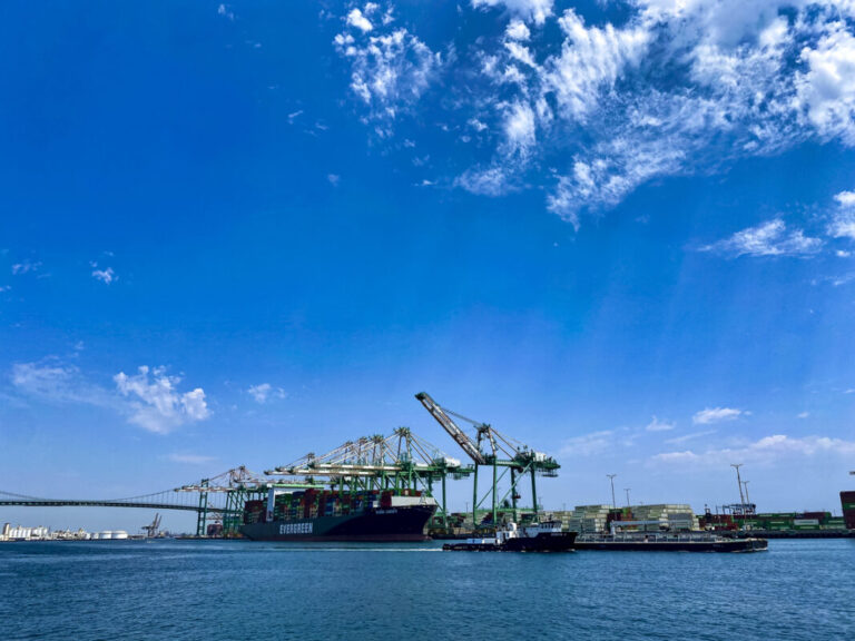Port of Los Angeles signs sister port MoU with Shenzhen