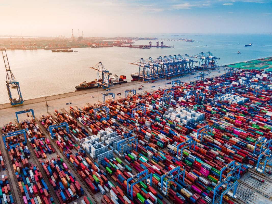 Qingdao Port’s automated terminal breaks container handling record