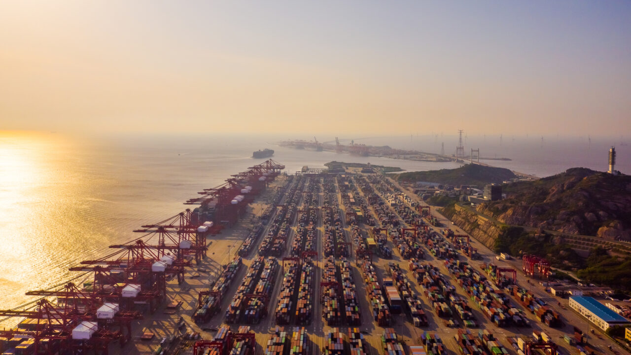 Top 5 Chinese ports by TEU in H1 2025
