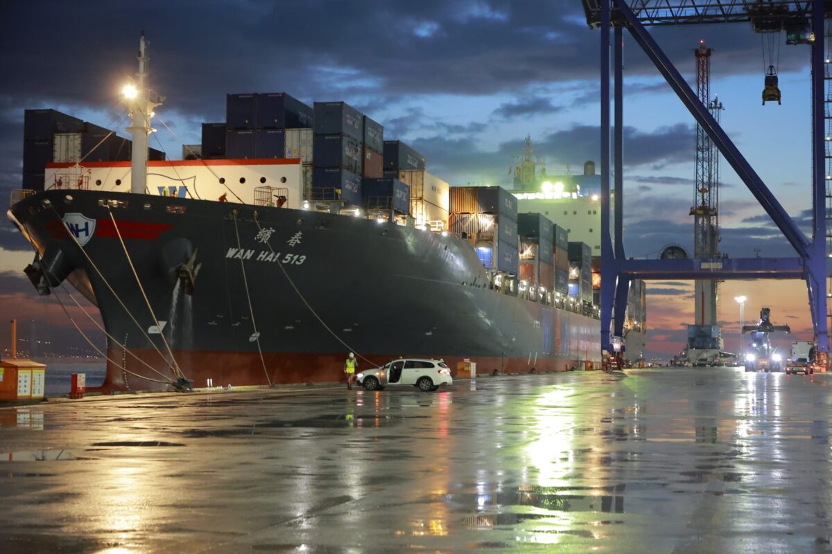 DP World welcomes new Wan Hai Lines service in Türkiye