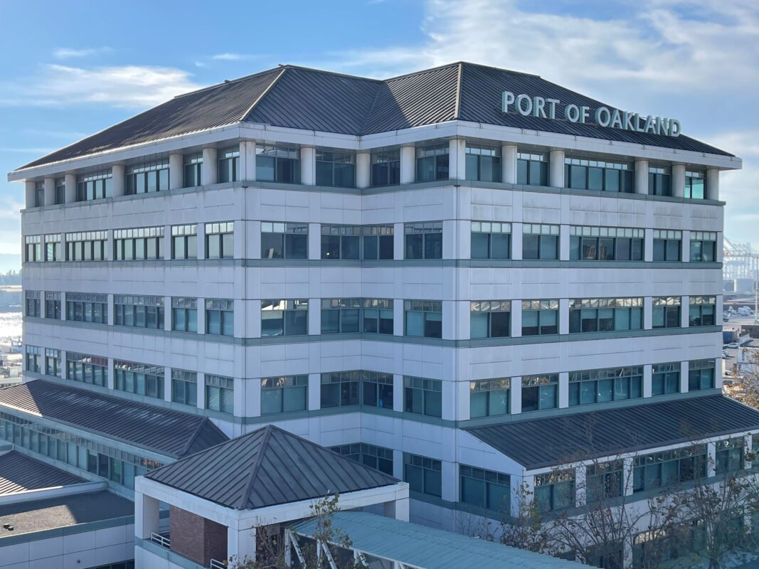 Port of Oakland secures distinguished budget award