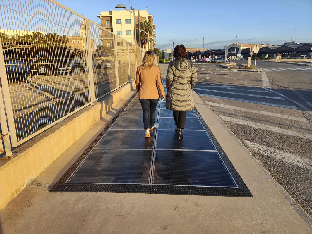 Valenciaport pioneers walkable solar panels