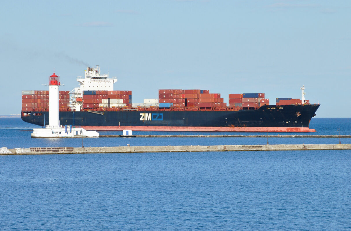 Hapag-Lloyd advances strategic bid for ZIM