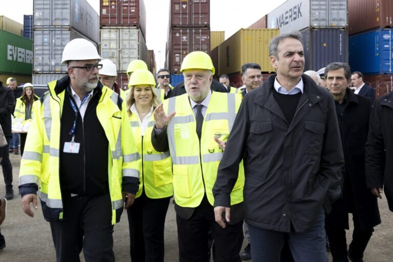 Greek Prime Minister reviews Thessaloniki port upgrades