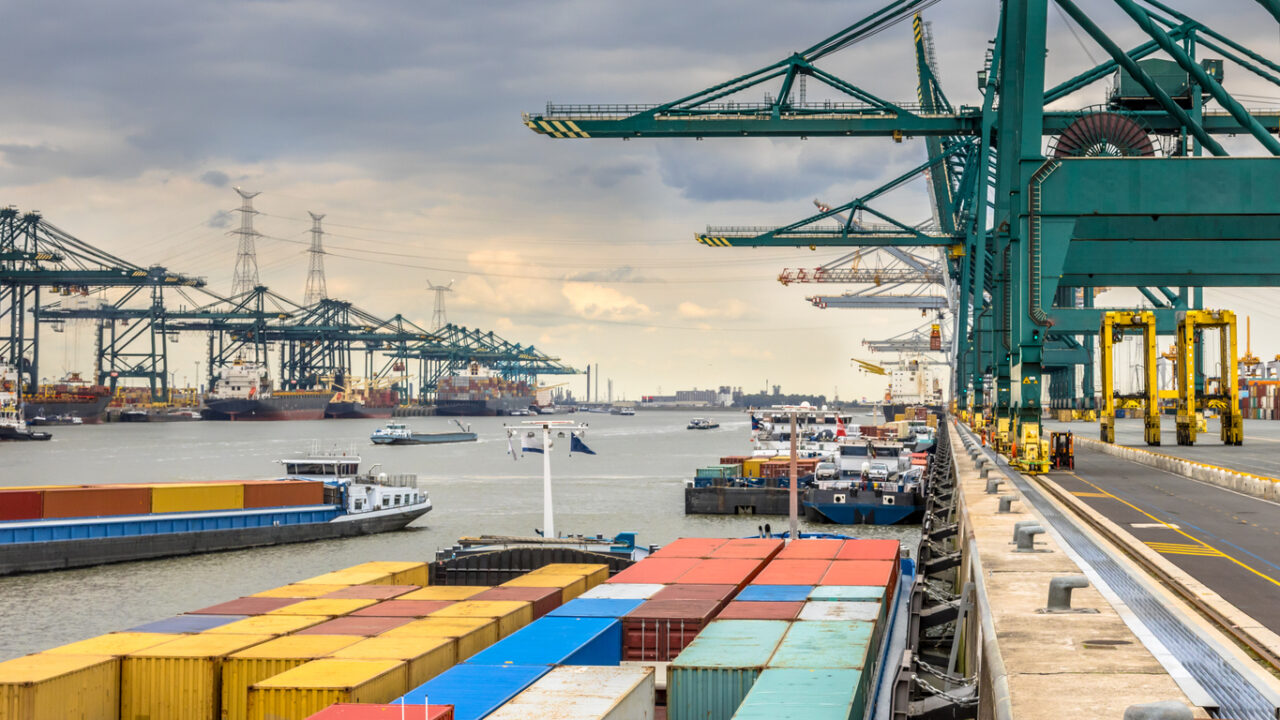 Antwerp terminals reopen after oil spill