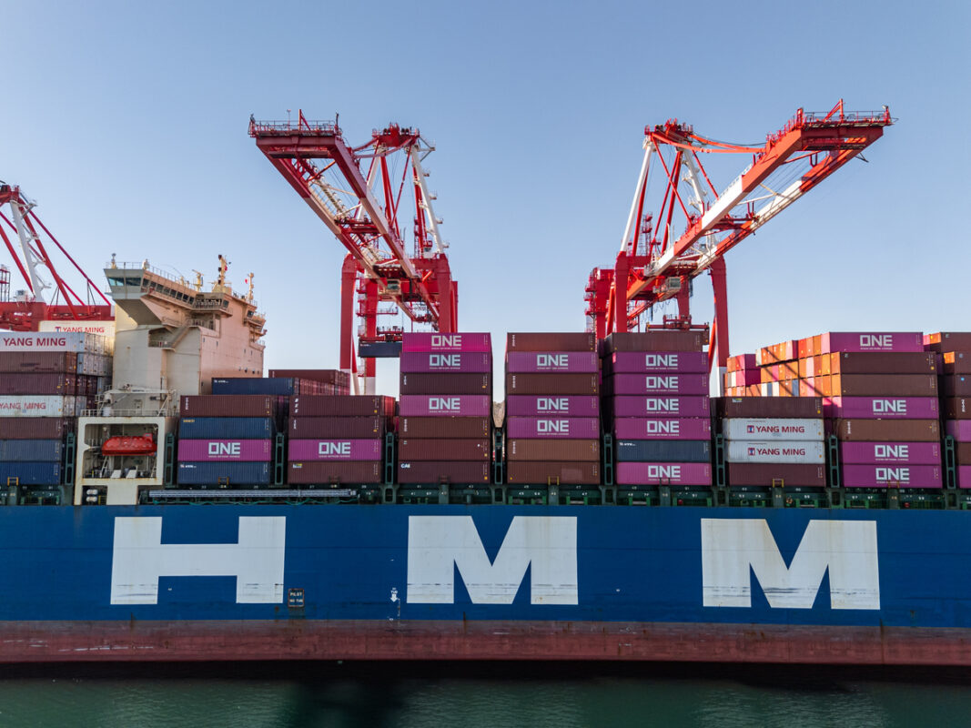 HMM Q1 earnings fall amid freight rate decline