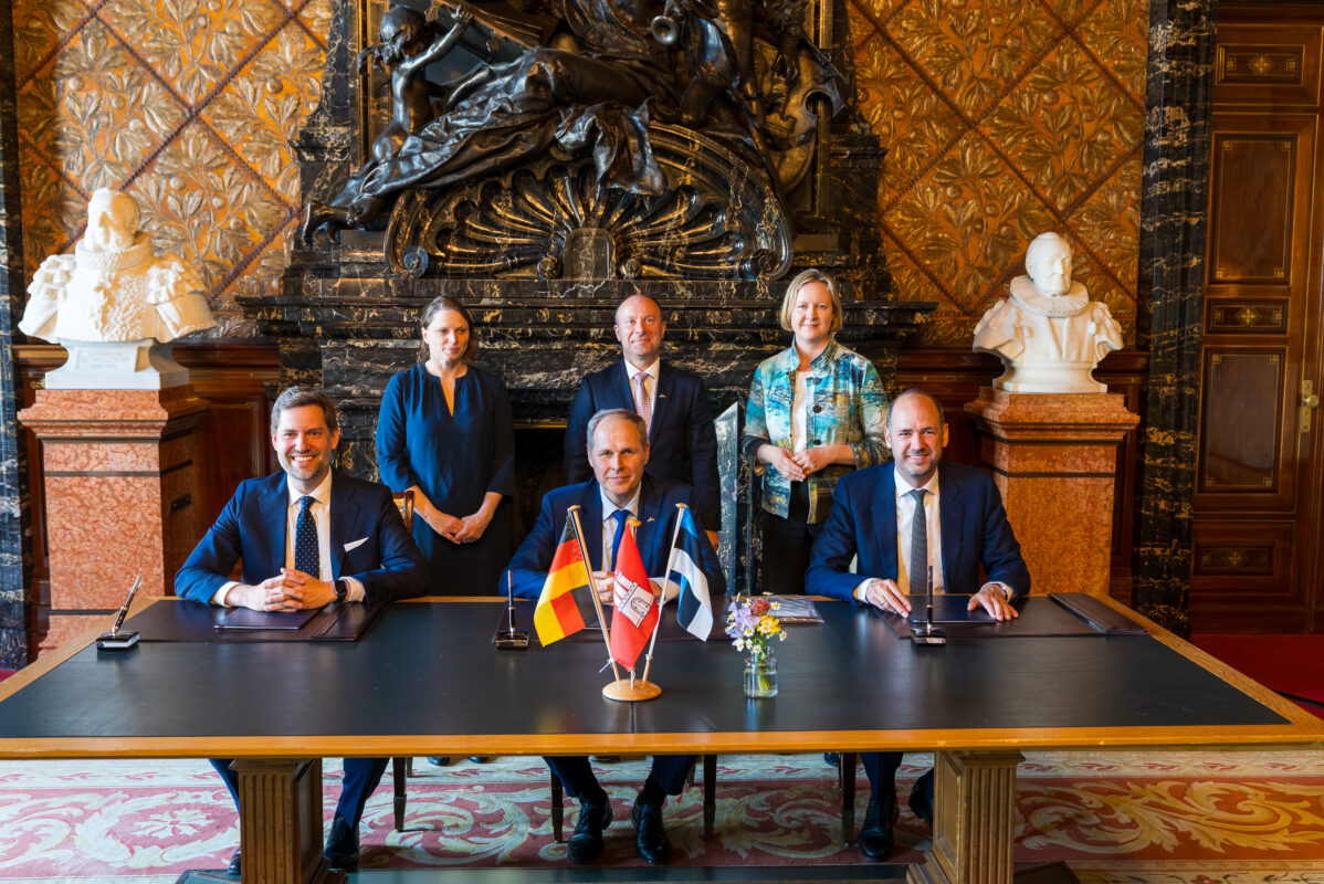 Ports of Hamburg, Tallinn sign Baltic Sea port cooperation pact