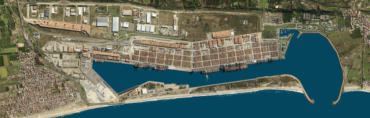 Port of Gioia Tauro launches tender for channel dredging works