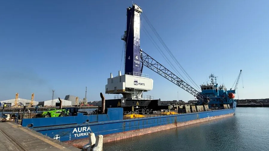 Port of Hartlepool adds new mobile harbour crane