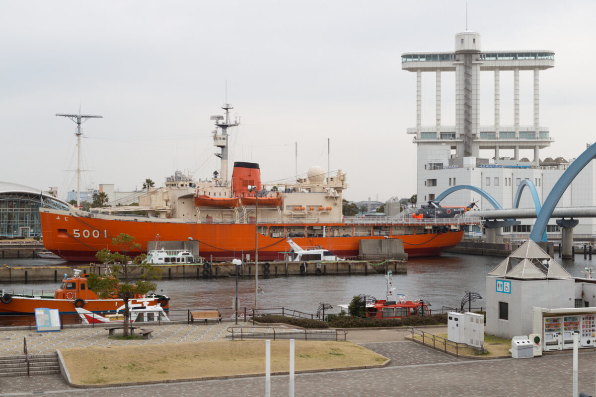 Port of Nagoya plans deeper berths and new cranes