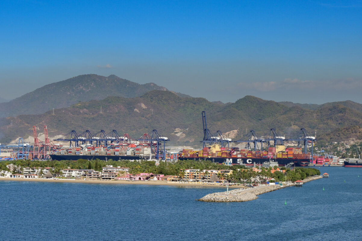 Port of Manzanillo handles 2.07m TEUs in H1