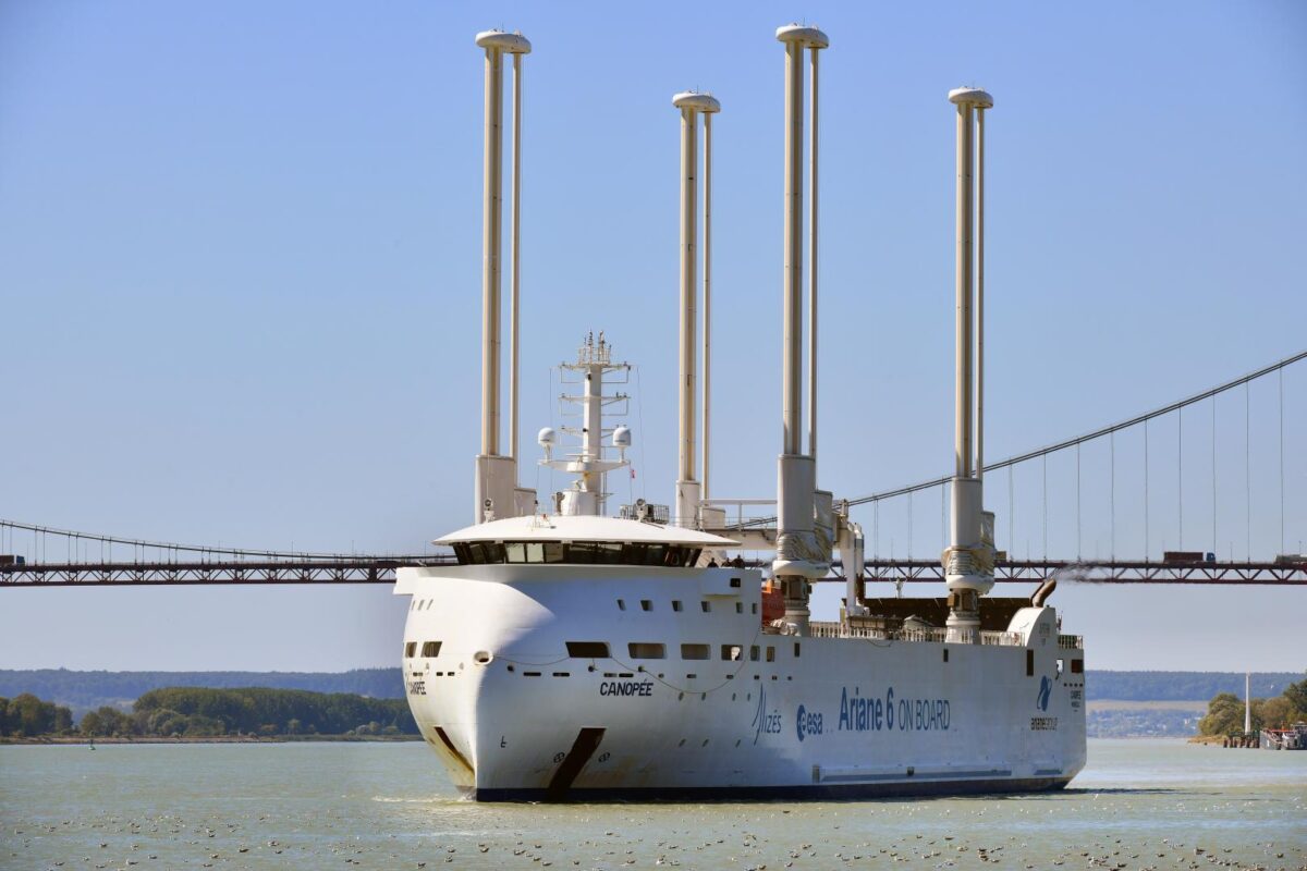 HAROPA PORT terminal moves Ariane 6 rocket parts