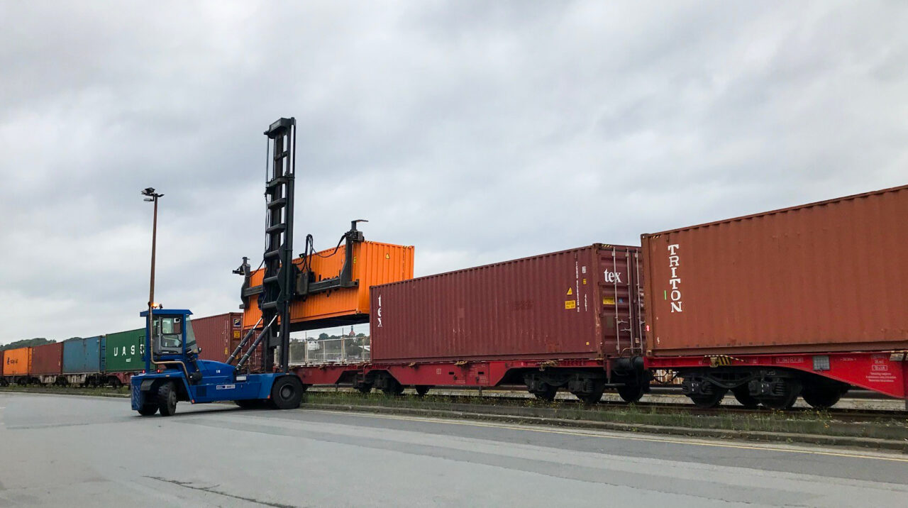 HCCR expands empty container rail transport in Hamburg